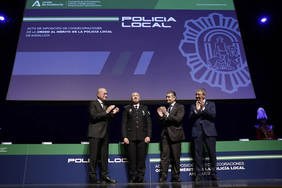 orden-me&769;rito-policia-local-mig6561