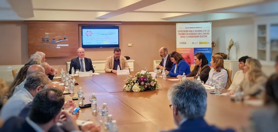 Fotografía encuentro CECUA - CEA (2)