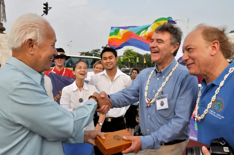 PHL_1254857624-820x545