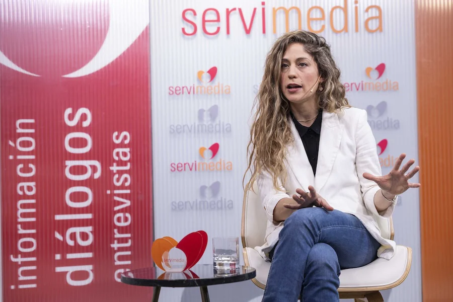 Lara Hernández en la entrevista en Servimedia | Foto de Jorge Villa